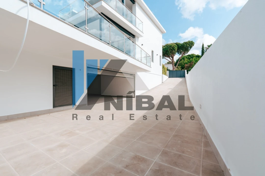 Moradia T4 para Venda em Albufeira e Olhos de Água Foto 23