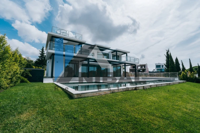 Moradia T4 para Venda em Albufeira e Olhos de Água Foto 4