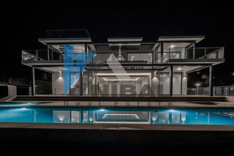 Moradia T4 para Venda em Albufeira e Olhos de Água Foto 7