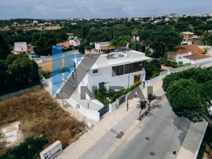 Moradia T4 para Venda em Albufeira e Olhos de Água Foto 30