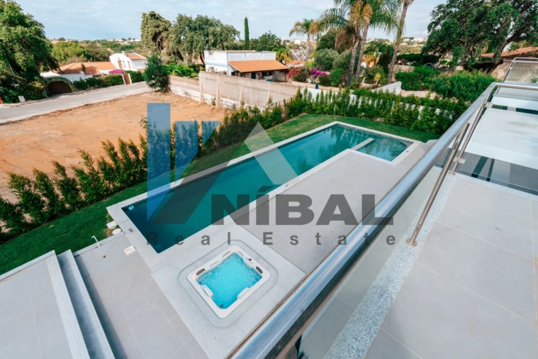 Moradia T4 para Venda em Albufeira e Olhos de Água Foto 63