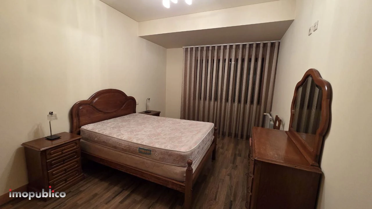 Apartamento T3 para Arrendamento em Vila Verde e Barbudo Foto 12