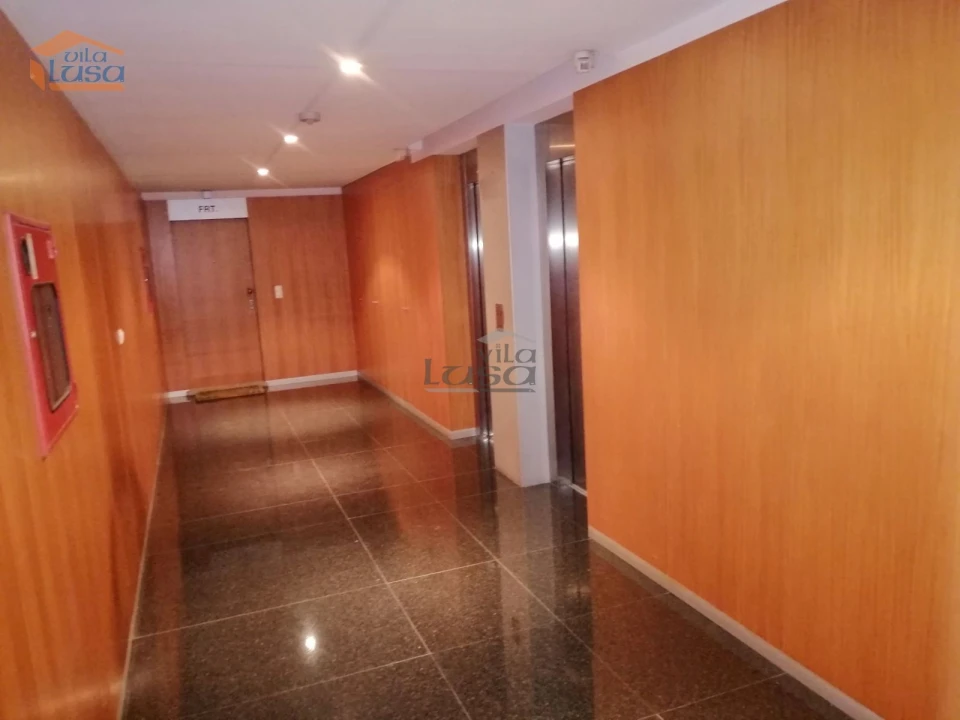 Apartamento T2 para Arrendamento em Pedrouços Foto 1