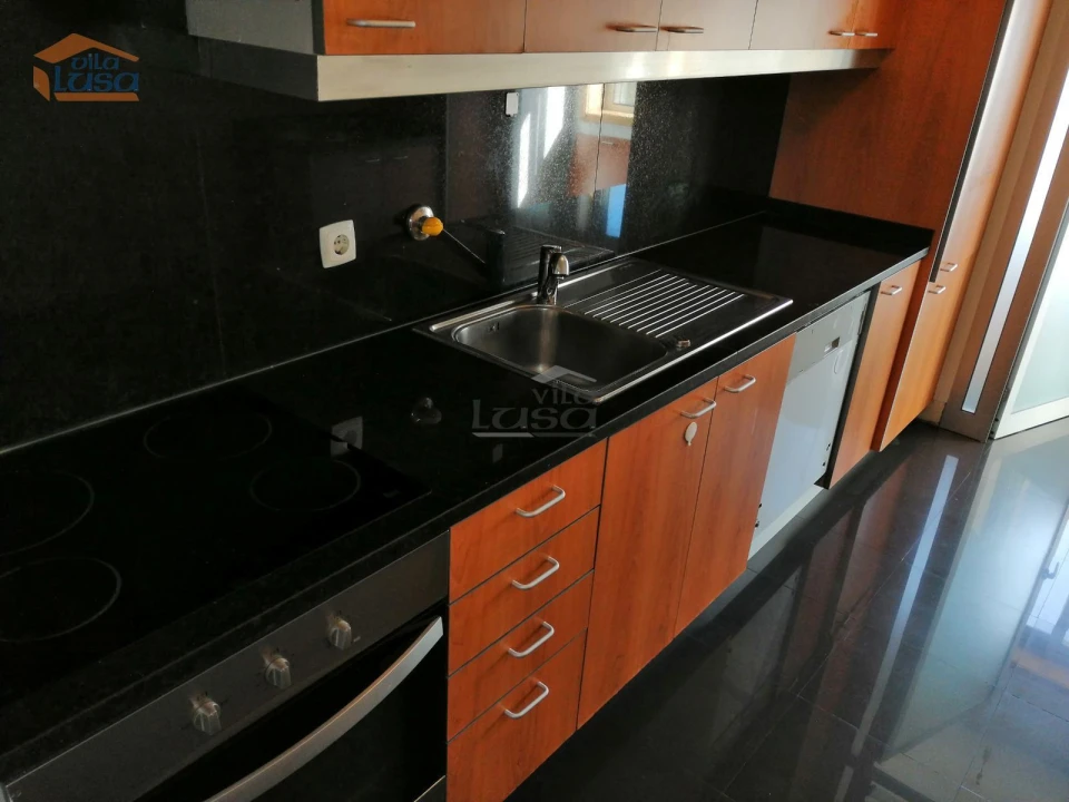 Apartamento T2 para Arrendamento em Pedrouços Foto 9