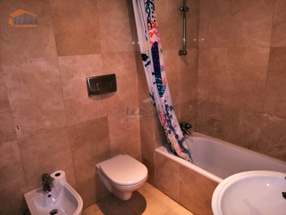 Apartamento T2 para Arrendamento em Pedrouços Foto 21