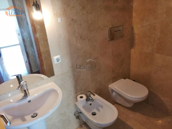 Apartamento T2 para Arrendamento em Pedrouços Foto 14