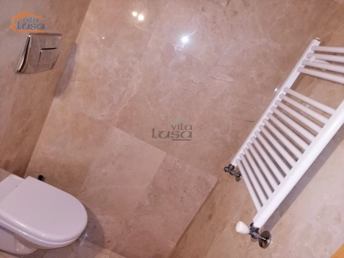 Apartamento T2 para Arrendamento em Pedrouços Foto 16