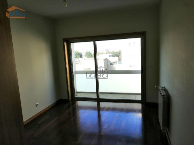 Apartamento T2 para Arrendamento em Pedrouços Foto 17