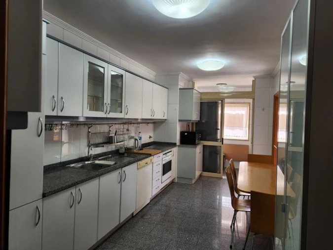 Apartamento T2 para Arrendamento em Cidade da Maia Foto 4