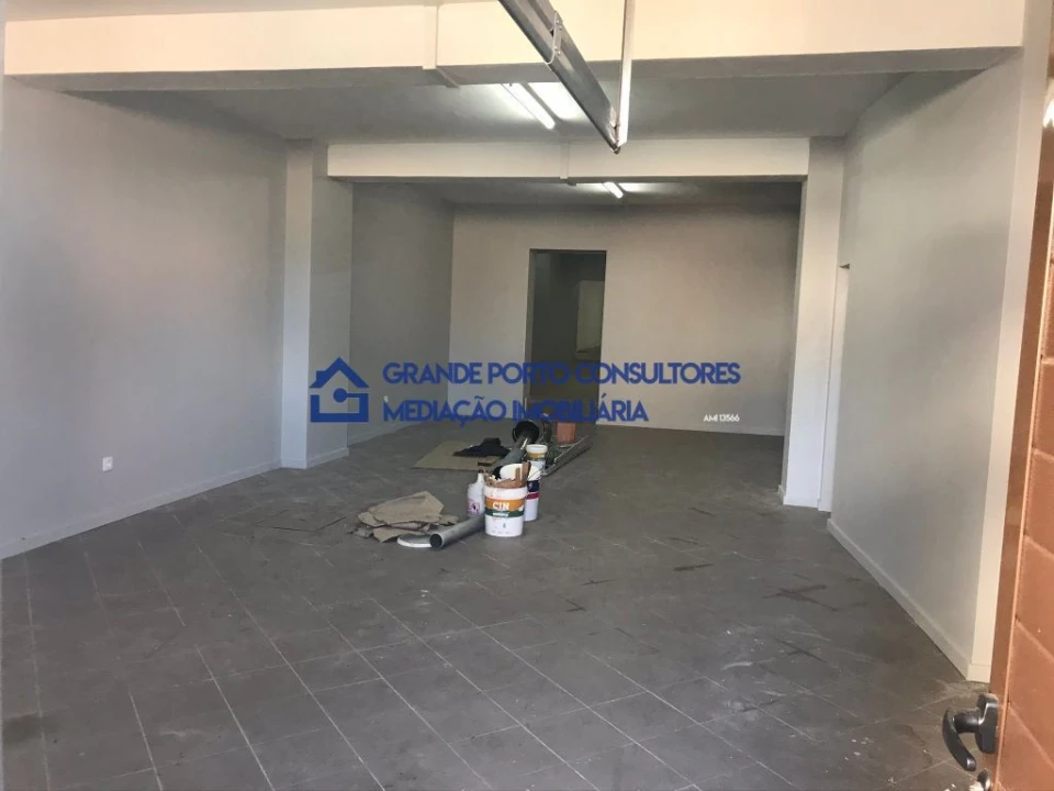 Armazém para Arrendamento em Pedrouços Foto 2