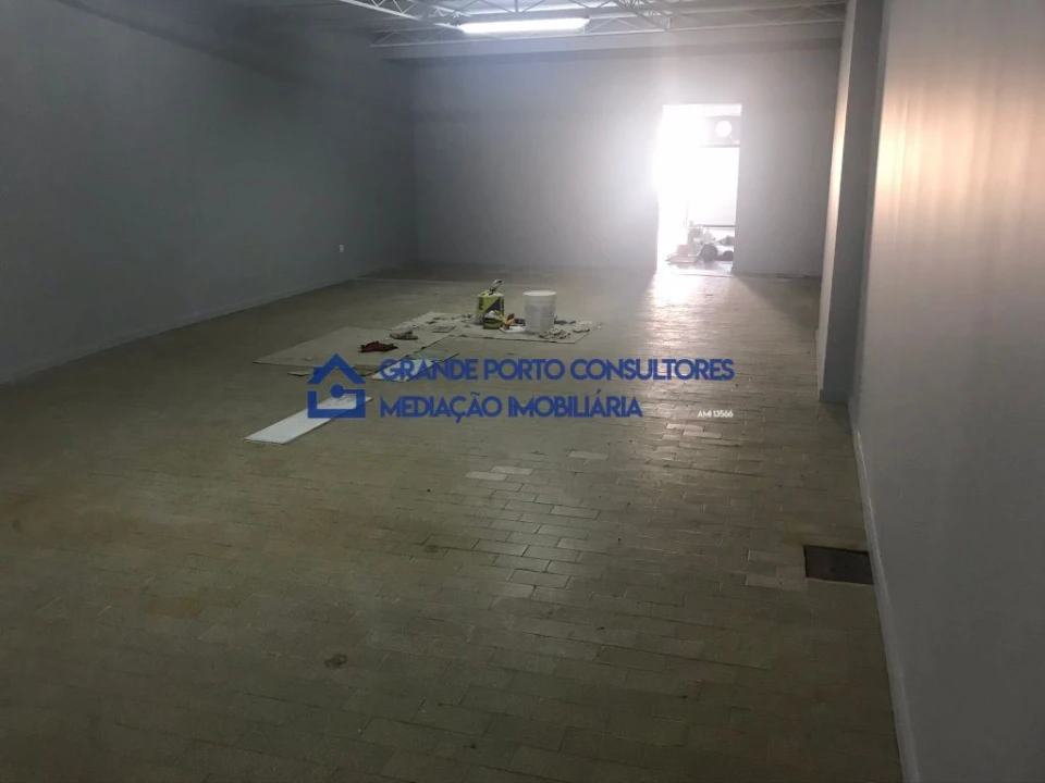Armazém para Arrendamento em Pedrouços Foto 6