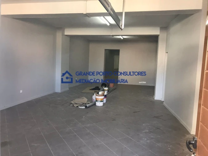 Armazém para Arrendamento em Pedrouços Foto 2