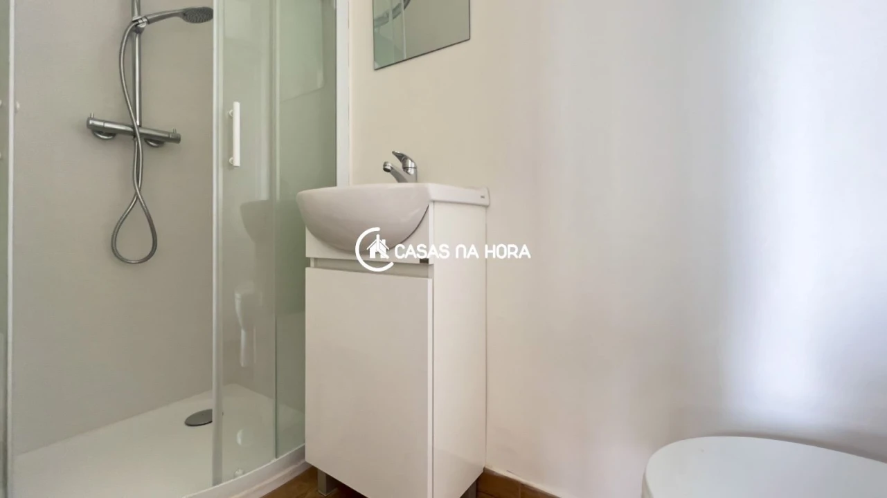 Apartamento T1 para Arrendamento em Gondomar (São Cosme), Valbom e Jovim Foto 8