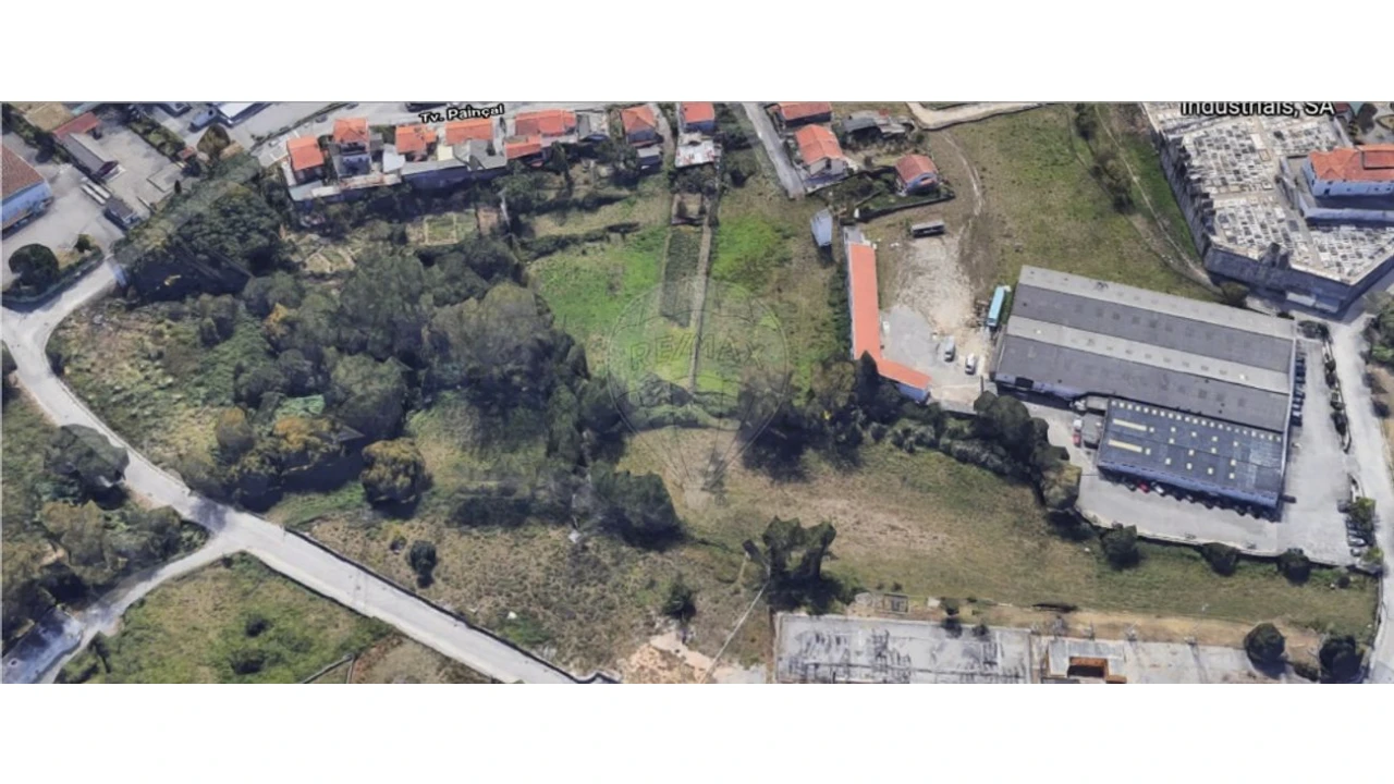 Terreno para Venda em Mafamude e Vilar do Paraíso Foto 3