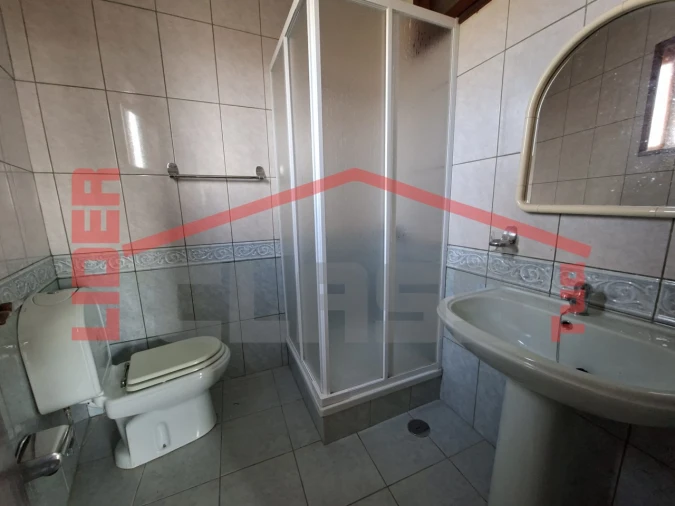 Moradia T5 para Venda em Favaios Foto 7