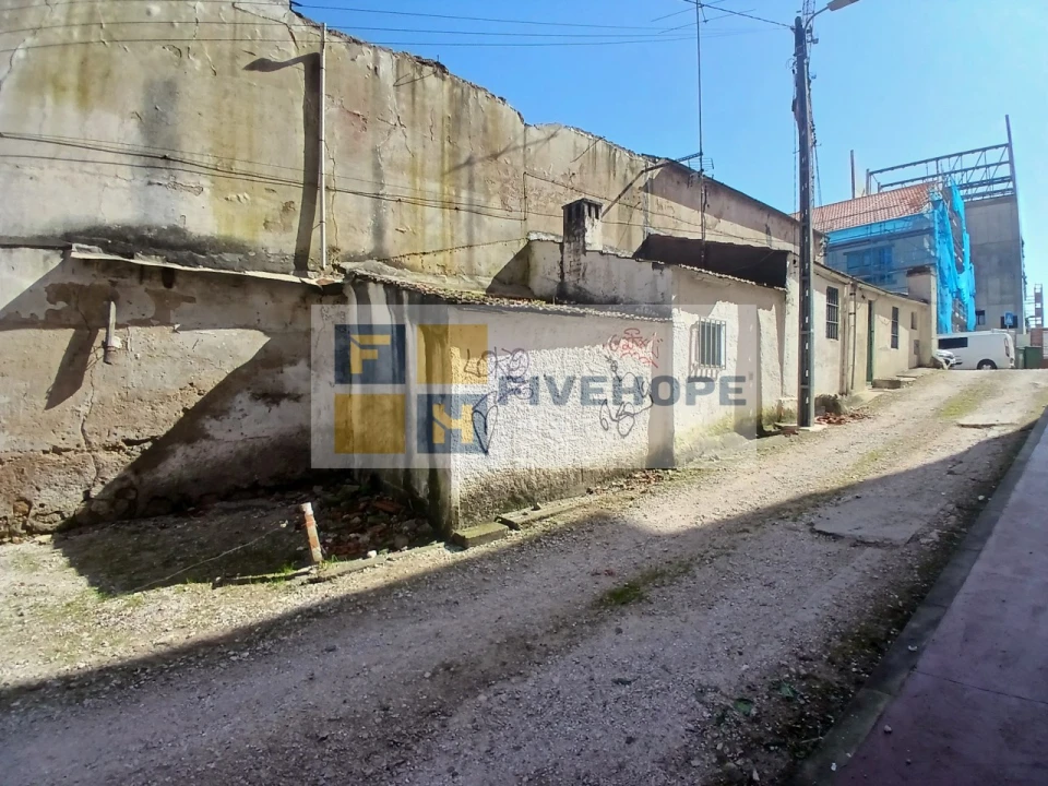 Moradia T2 para Venda em Sé Nova, Santa Cruz, Almedina e São Bartolomeu Foto 6