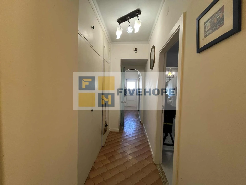 Moradia T4 para Venda em Santo Antonio dos Olivais Foto 6