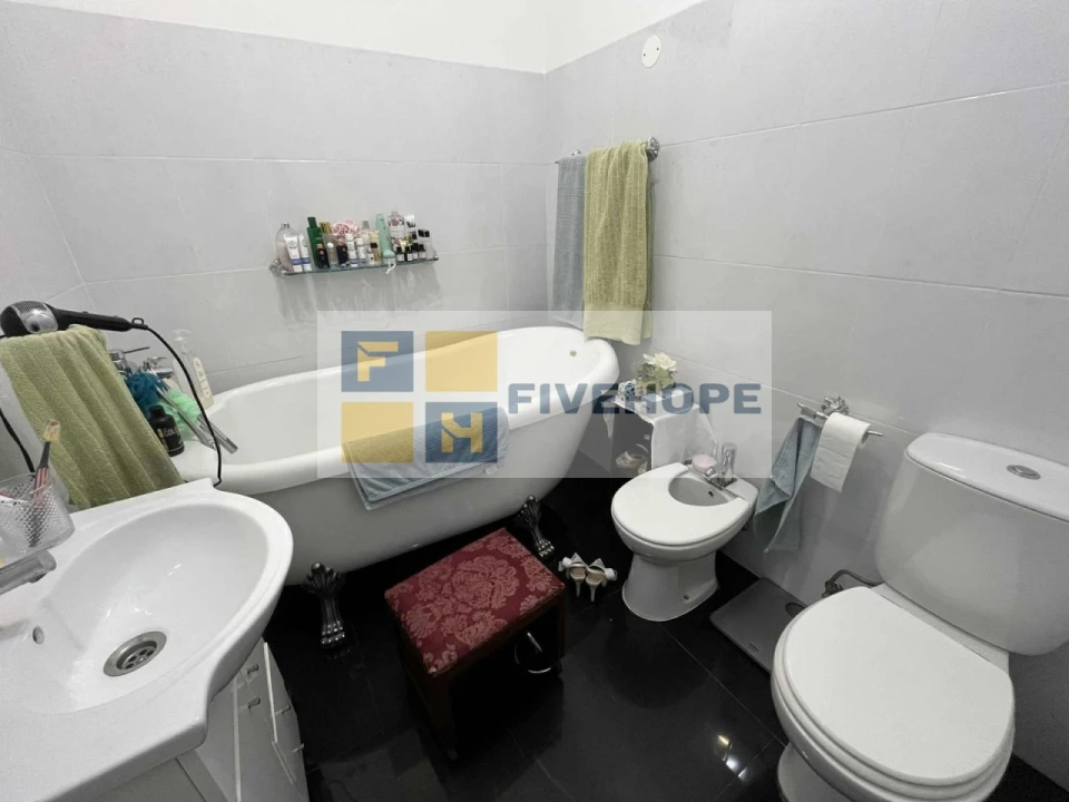 Moradia T4 para Venda em Santo Antonio dos Olivais Foto 7