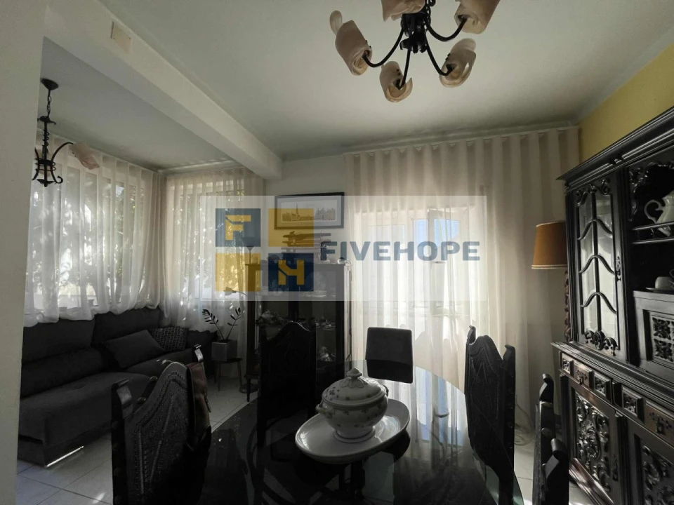 Moradia T4 para Venda em Santo Antonio dos Olivais Foto 14