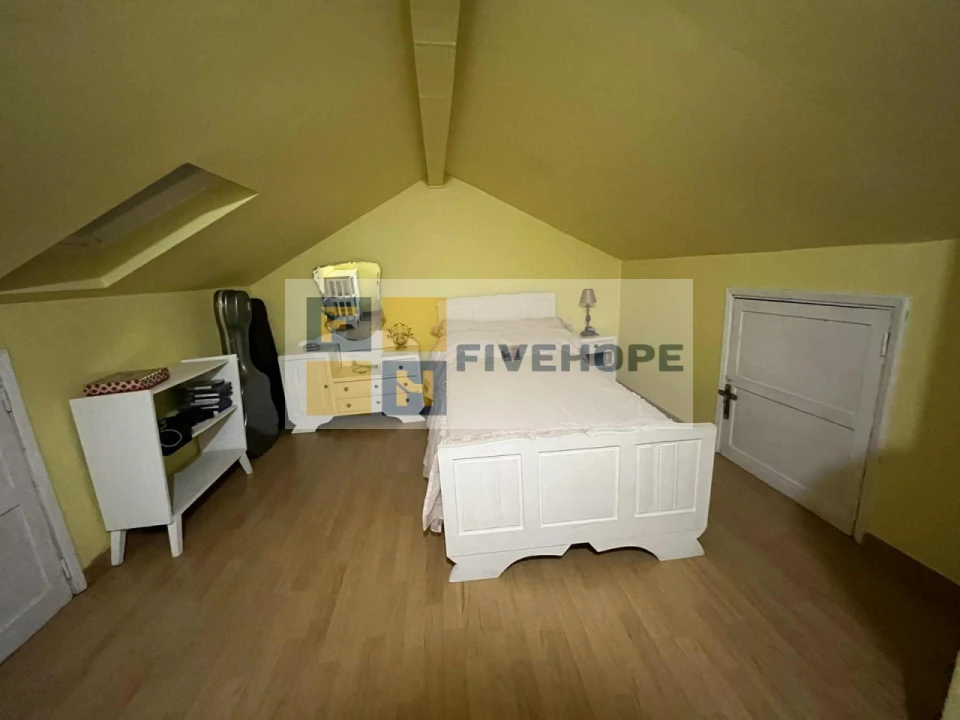 Moradia T4 para Venda em Santo Antonio dos Olivais Foto 25