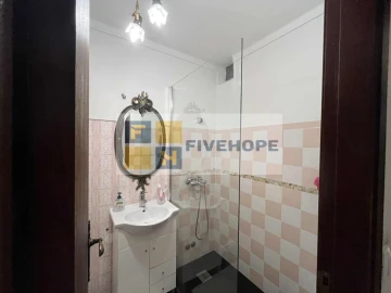 Moradia T4 para Venda em Santo Antonio dos Olivais