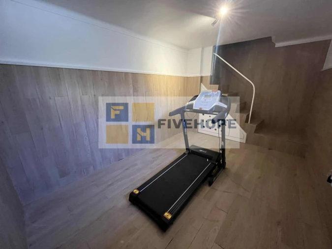 Moradia T4 para Venda em Santo Antonio dos Olivais Foto 3