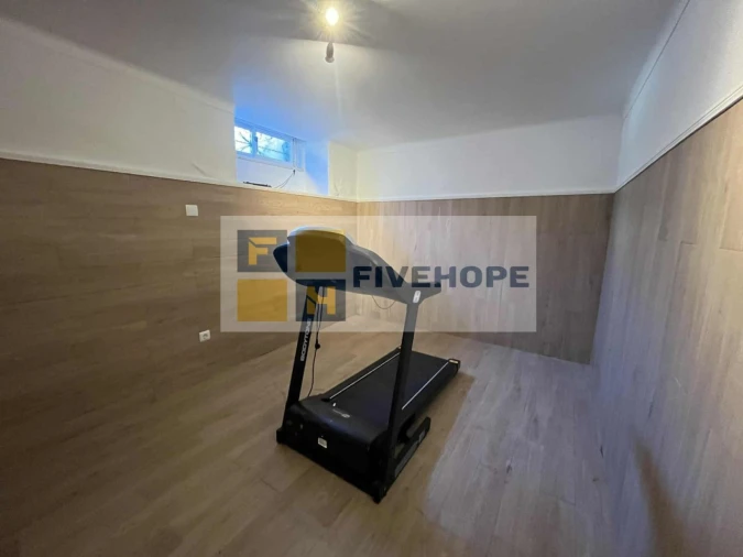 Moradia T4 para Venda em Santo Antonio dos Olivais Foto 4