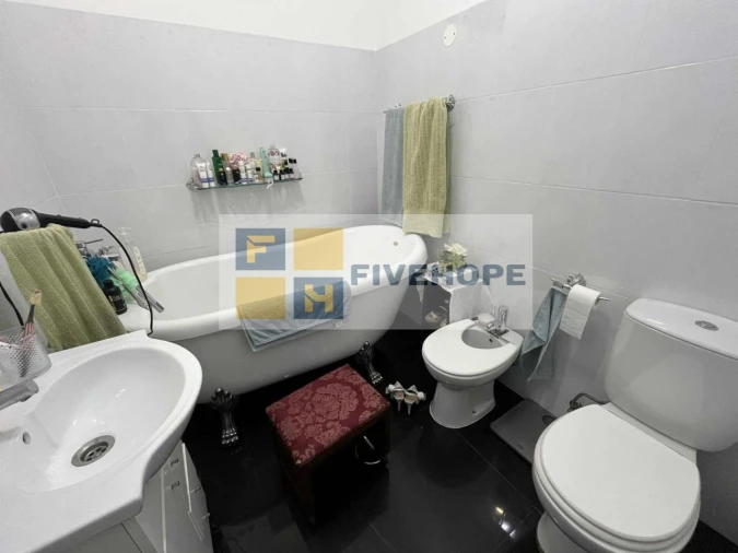 Moradia T4 para Venda em Santo Antonio dos Olivais Foto 7