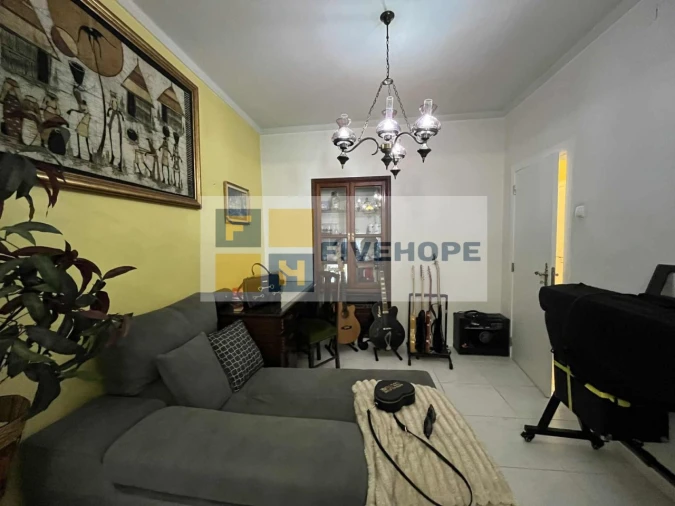 Moradia T4 para Venda em Santo Antonio dos Olivais Foto 11