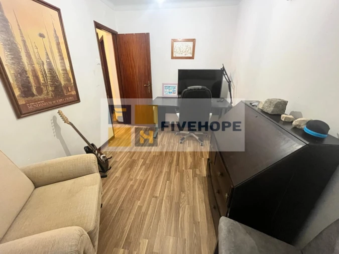 Moradia T4 para Venda em Santo Antonio dos Olivais Foto 17