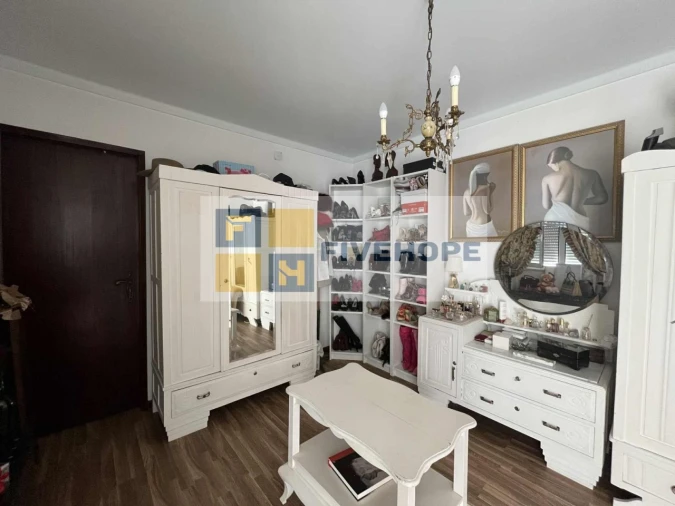 Moradia T4 para Venda em Santo Antonio dos Olivais Foto 20