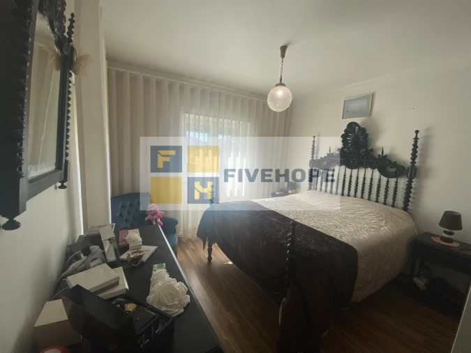 Moradia T4 para Venda em Santo Antonio dos Olivais Foto 21