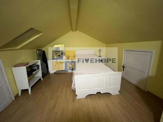 Moradia T4 para Venda em Santo Antonio dos Olivais Foto 25