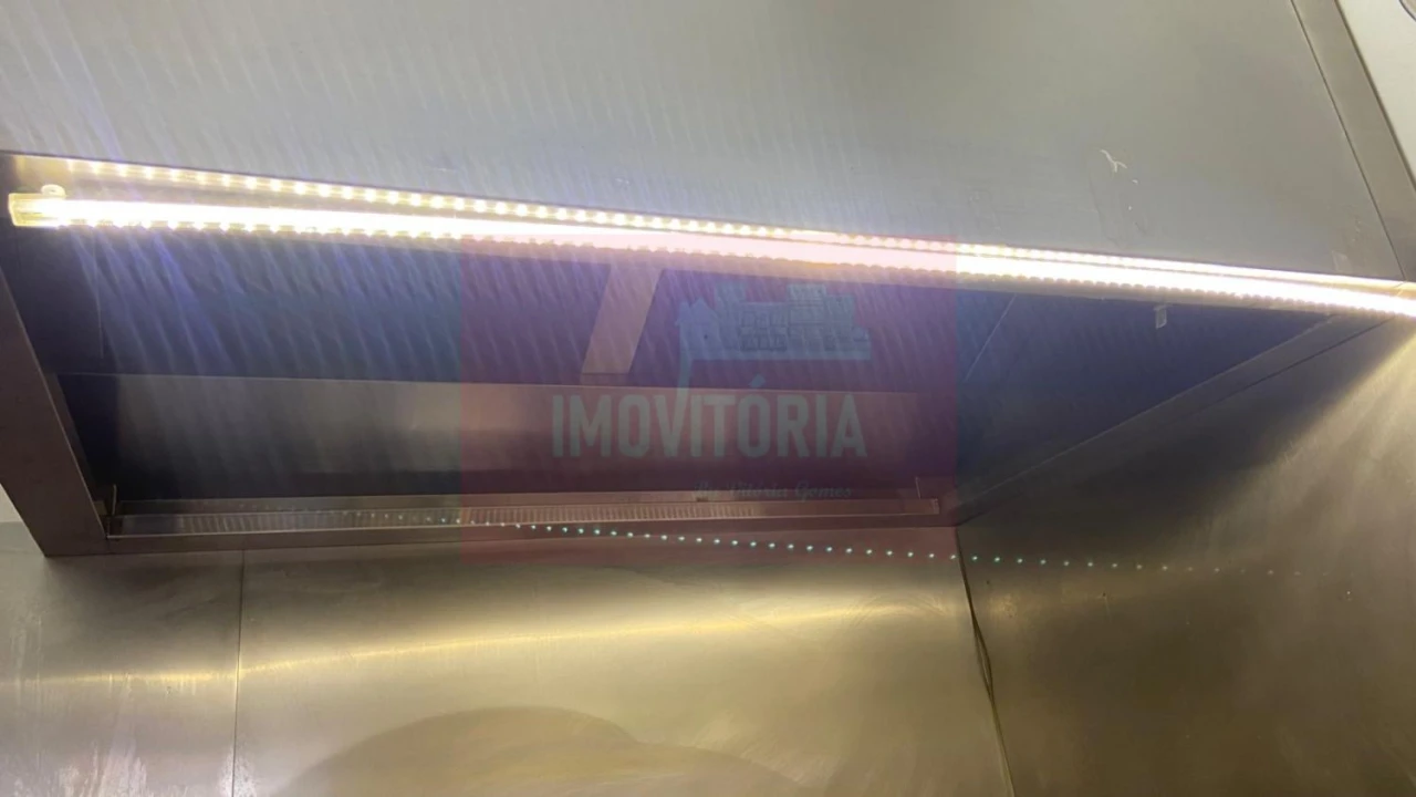 Loja para Trespasse em Massamá e Monte Abraão Foto 4