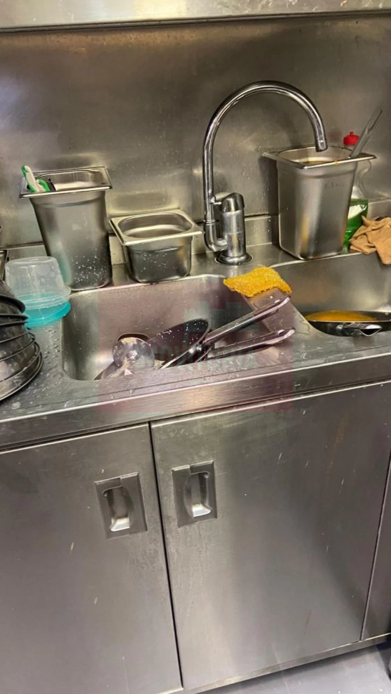 Loja para Trespasse em Massamá e Monte Abraão Foto 7