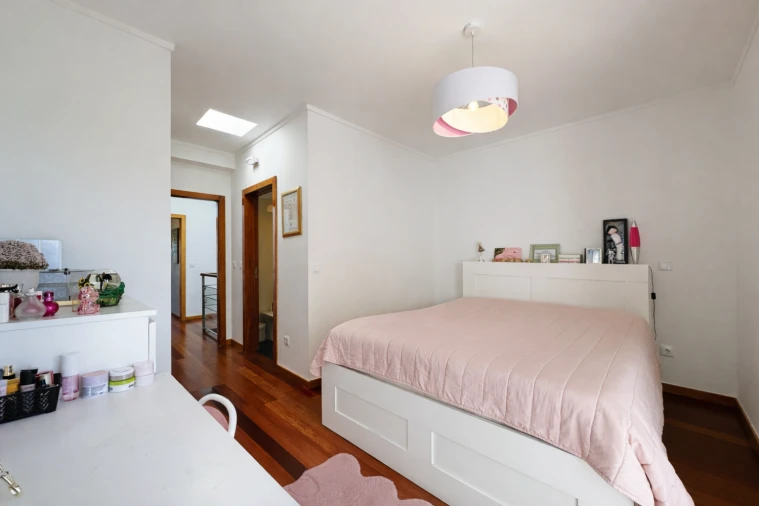 Moradia T4 para Venda em Castêlo da Maia Foto 48