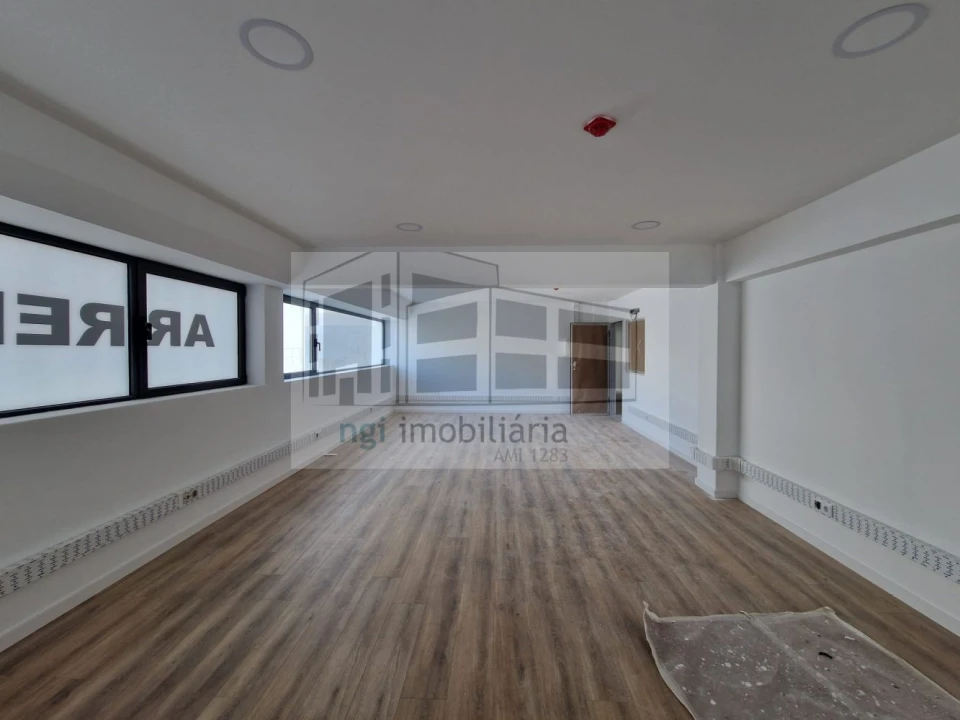 Loja para Arrendamento em Odivelas Foto 12