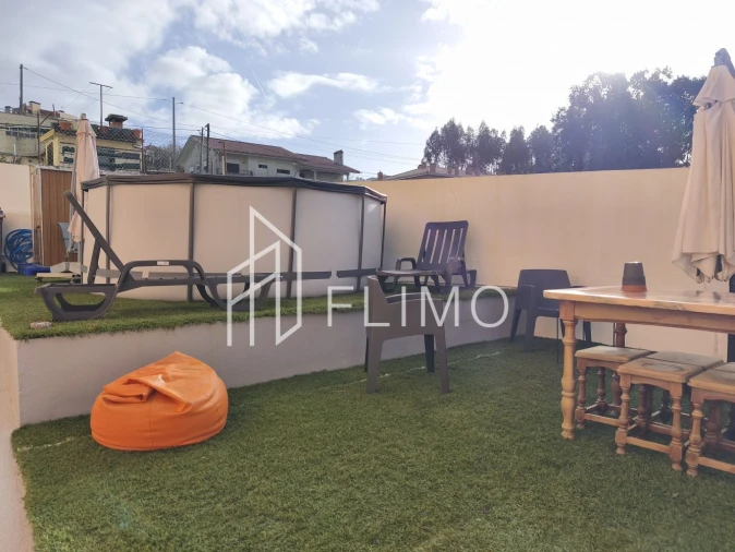 Moradia T4 para Venda em Arrifana Foto 35