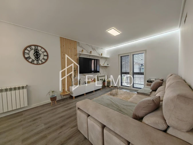 Moradia T4 para Venda em Arrifana Foto 8