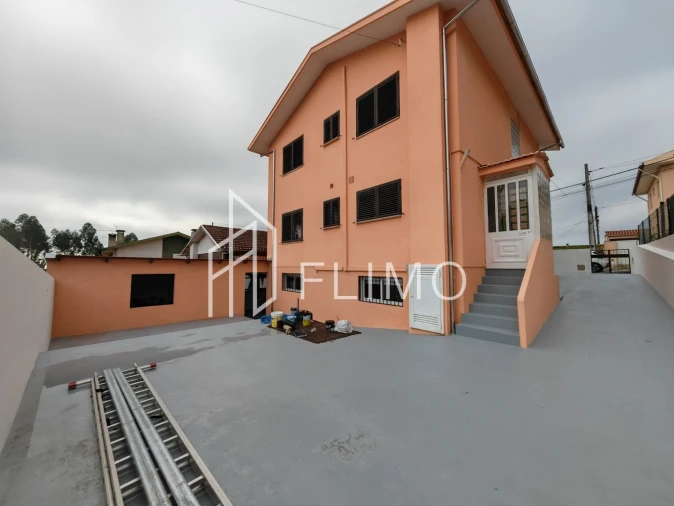 Moradia T4 para Venda em Arrifana Foto 29