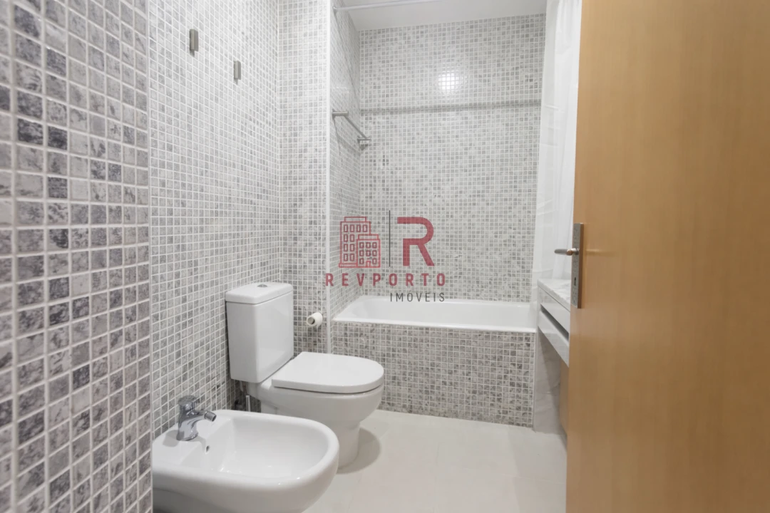 Apartamento T4 para Venda em Cidade da Maia Foto 12