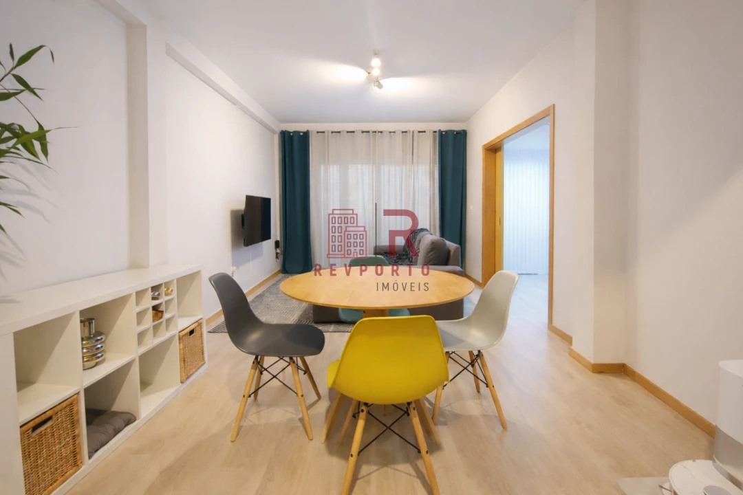 Apartamento T4 para Venda em Cidade da Maia Foto 2