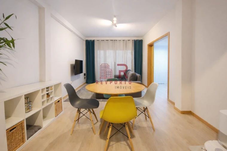 Apartamento T4 para Venda em Cidade da Maia Foto 2