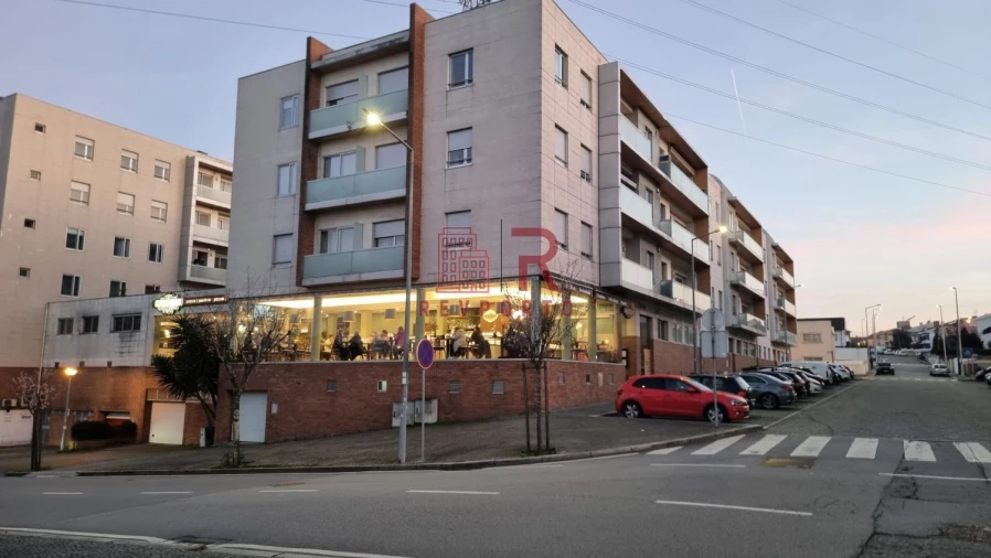 Apartamento T4 para Venda em Cidade da Maia Foto 16