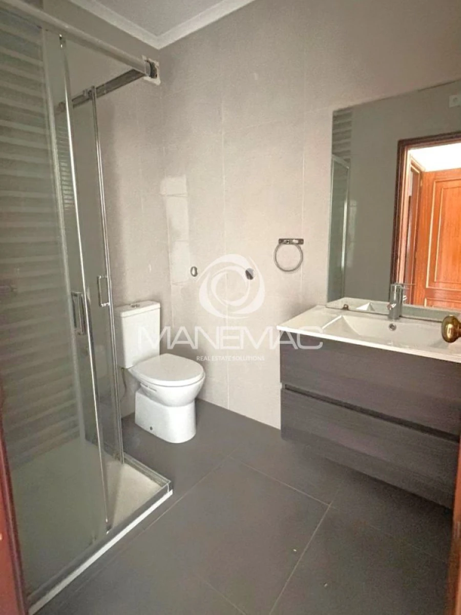 Apartamento T2 para Venda em Madalena Foto 19