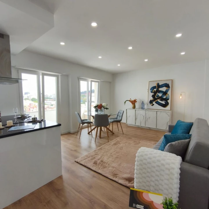 Apartamento T3 para Venda em Benfica Foto 2