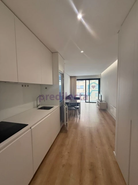 Apartamento T1 para Arrendamento em Paranhos