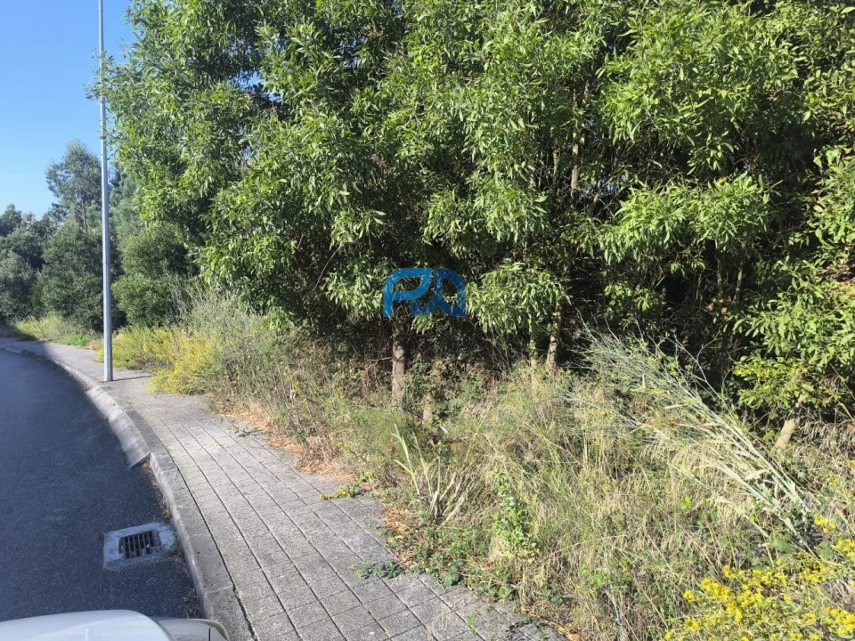 Terreno para Venda em Fânzeres e São Pedro da Cova Foto 3