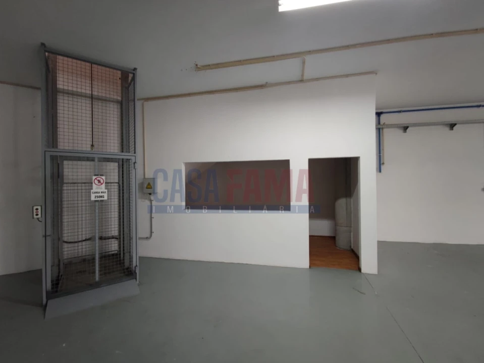 Armazém para Venda em Santo Tirso, Couto (Santa Cristina e São Miguel) e Burgães Foto 14