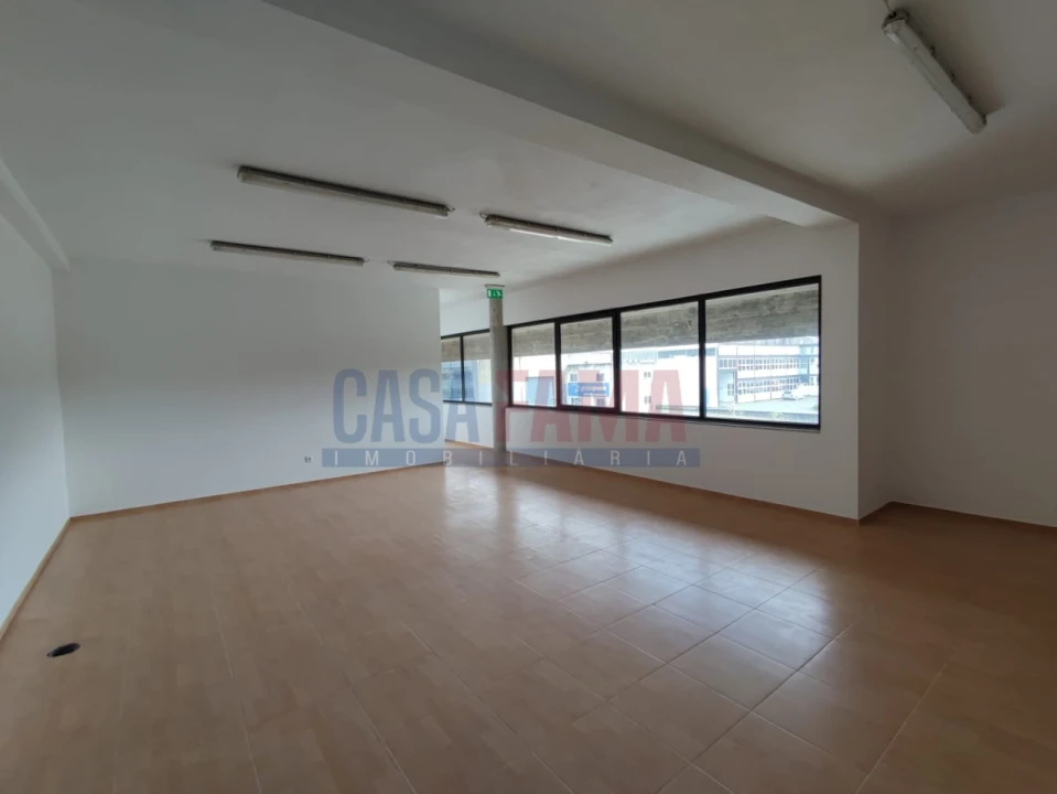 Armazém para Venda em Santo Tirso, Couto (Santa Cristina e São Miguel) e Burgães Foto 26